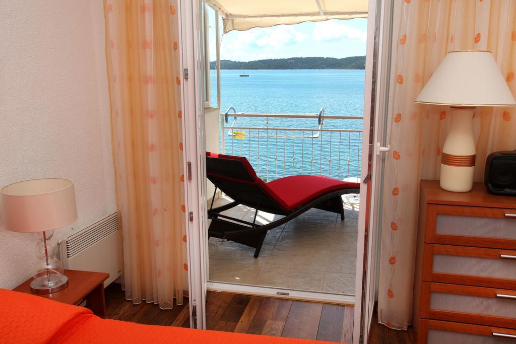 Gem Of The Sea Luxury Beach Apartment With Brand New Heating Infinity Pool 트로기르 외부 사진